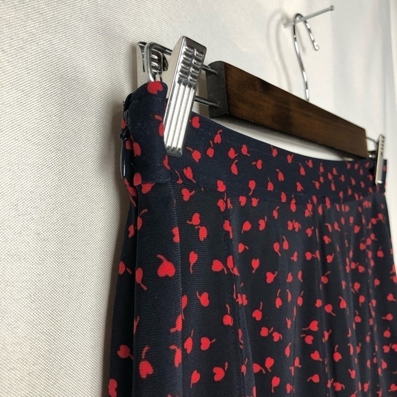 Talbots Petites Navy Blue & Red Cherry Heart Godet Trumpet Skirt 4P - Picture 7 of 7